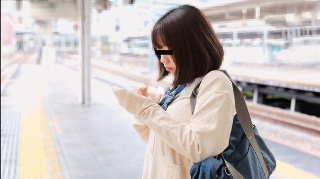 [素人]制服娘を電車でイタズラ 天野奈々
