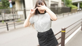 [素人]伸出舌头，用棋子露出阿赫高脸的身经百战的少女。