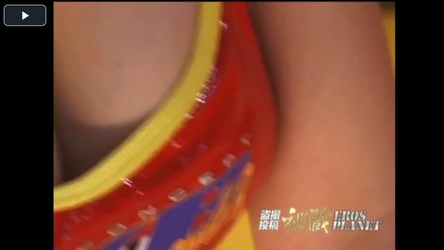 キャンギャルお姉さんの胸の膨らみ 9