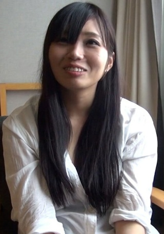 [素人]結婚1年目で旦那とラブラブの奥様をホテルに連れ込み...