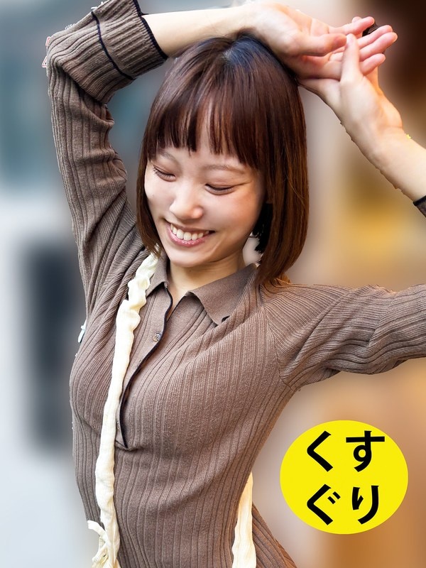 Hatsumi-chan, a worker at an organic supermarket, called out to me on the street corner and tickled me.