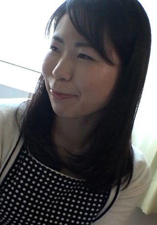 [素人]お金の為だけじゃない！？ 清楚な熟女さんがAV出演...
