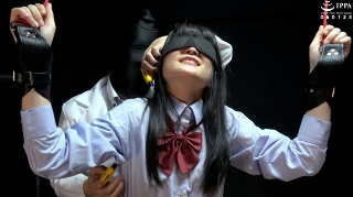 [伊織ひなの]「ドMな制服少女へ拘束くすぐり開発！ だんだん反応...