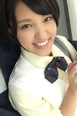 [素人]A girl with a short cut and a ...