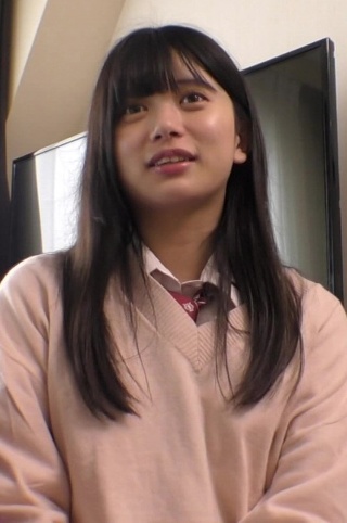 [素人]A still innocent woman is pour...