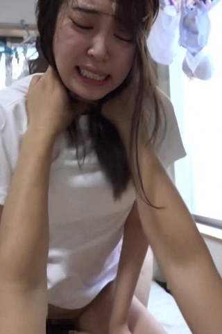[素人]Sweaty sex with teary eyes bei...