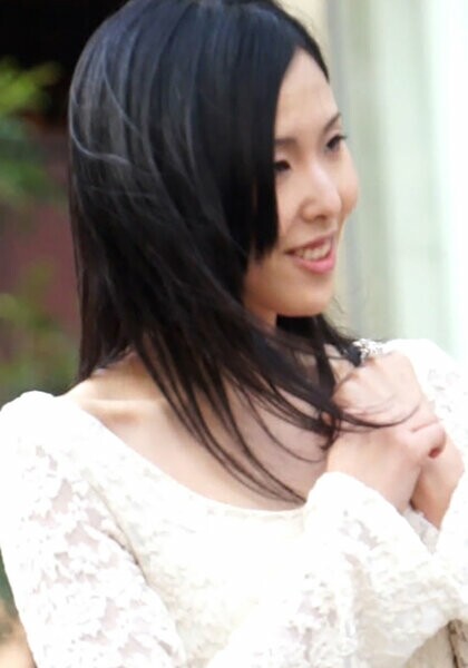 いいバイトを紹介しますよ!綺麗な女性しか紹介できない仕事で空いてる時間にできる短時間高額バイト!?思わずついていきホテルにIN!久々の男性とのふれあいに求めてしまう素人娘!