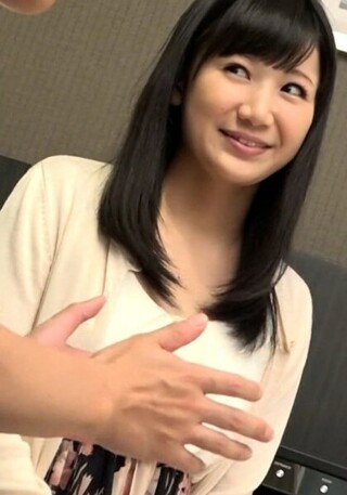 [素人]黒髪清楚系の人妻さんとホテルで不倫ごっこSEX！？...