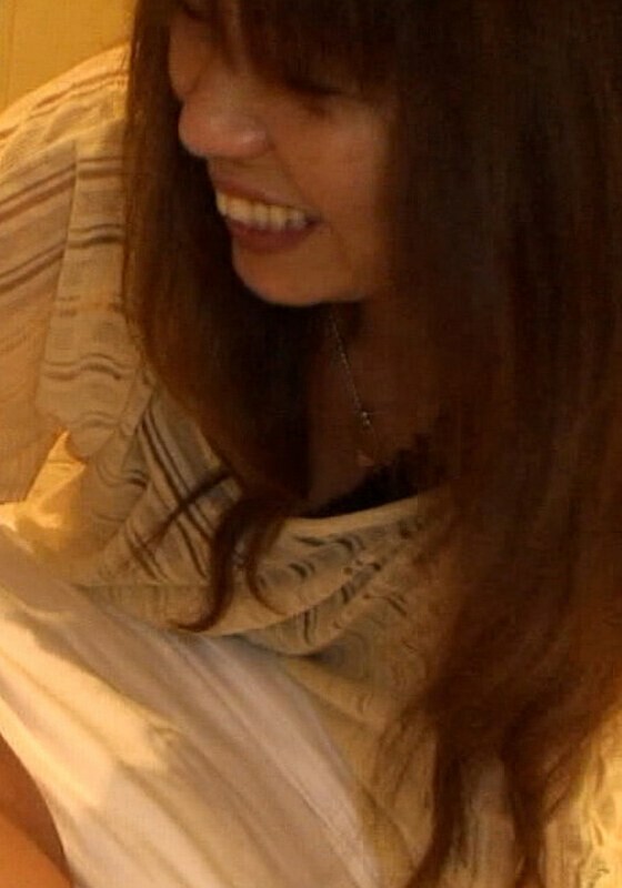 两个成熟女人捡起女孩并折磨她们的3P变态SEX！淫荡成熟女人的无底的性欲！