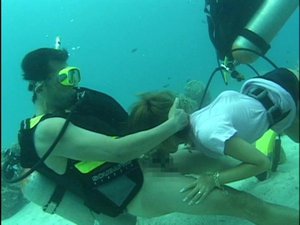 [七海りあ]AQUA SEX 〜南の島で水中FUCK！〜