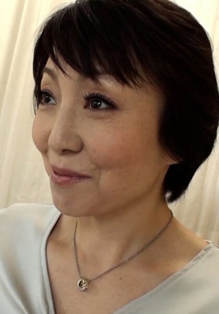 [9999]熟女の誘惑！お隣の奥さん欲求不満で僕を無理やり誘惑...