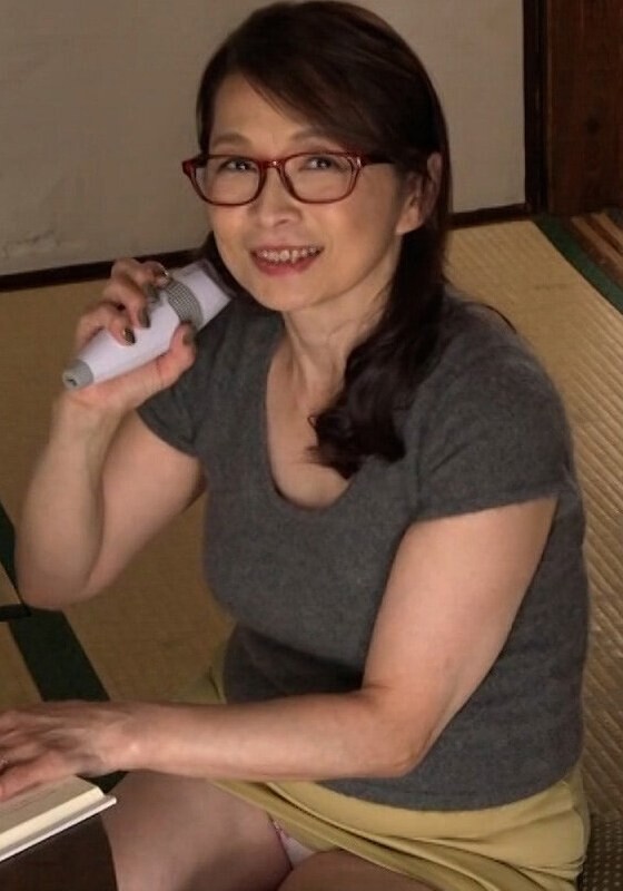 与妻子闹翻的女婿，因沮丧和孤独而中出岳母……昭和时代的肉欲色情！
