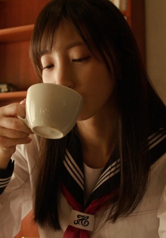 why! ? The masochistic temperament of a young girl who is invited to an old storehouse by the master of her favorite coffee shop and falls into an abnormal world!