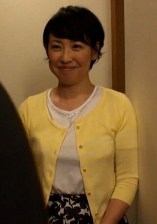 [9999]誘惑するショートヘアーの美熟女！子供を寝かしつけ朝...