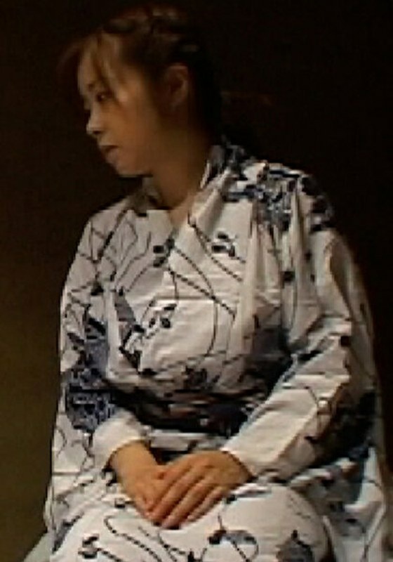 A sensual drama about a big-breasted landlady who consoles the men who are scattered in war-torn Japan!
