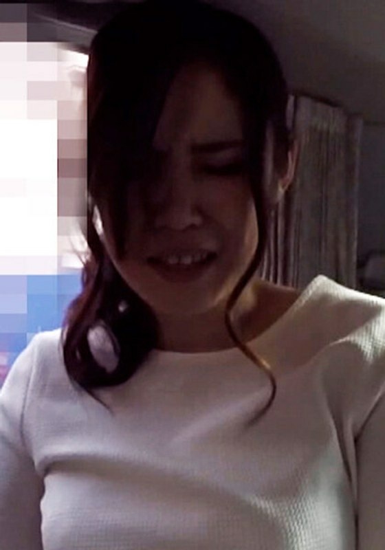 仅限大胸老婆!街上看到的丰满情色身材的老婆能接受到什么程度呢?不用担心节目的中出性爱!