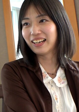 [9999]笑顔が素敵な結婚1年の若奥様をホテルに誘って不倫や...