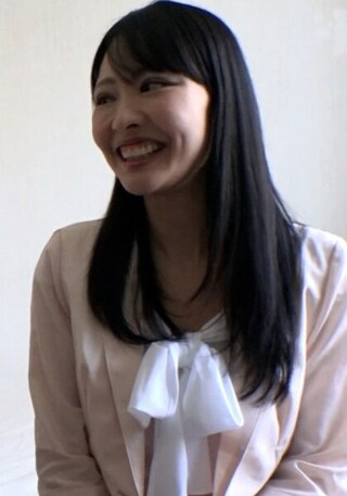 [9999]清楚系黒髪の結婚2年の若奥様をホテルに誘い不倫や夫...