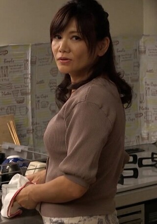 [9999]性欲旺盛な五十路熟女！旦那とのSEXでは満足出来ず...