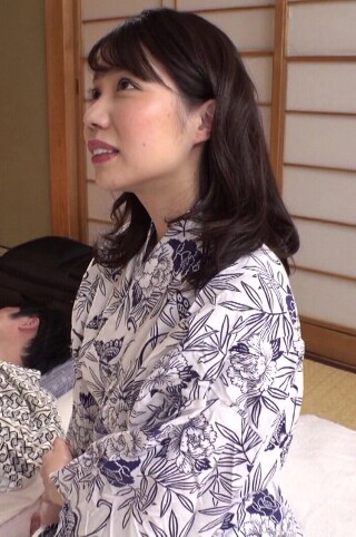 [9999]可憐な奥さんも押せばヤれる！！マッサージ師が中出しまで完遂！...
