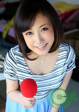 [椿かなり]某女子アナ似の綺麗なお姉さんがオチンチンをマイクに...