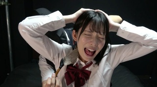 [宇佐美みおん]偶像挠痒痒综艺！穿着制服的痒痒游戏！宇佐见美音