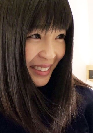[素人]A black-haired, neat wife who ...