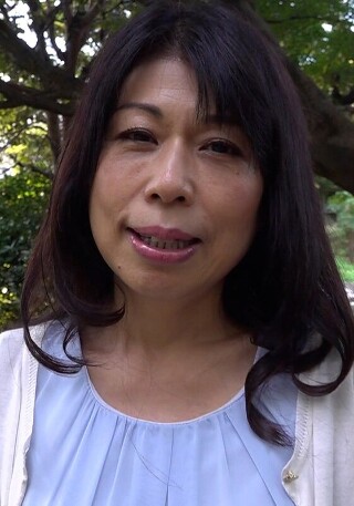 [素人]优雅大气的成熟女人无法忍受与丈夫做爱，通过拍摄AV来发泄！从...