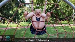 [9999]エリー・ショウとポルノ・ダンによる無修正、公共の場でのヌード...